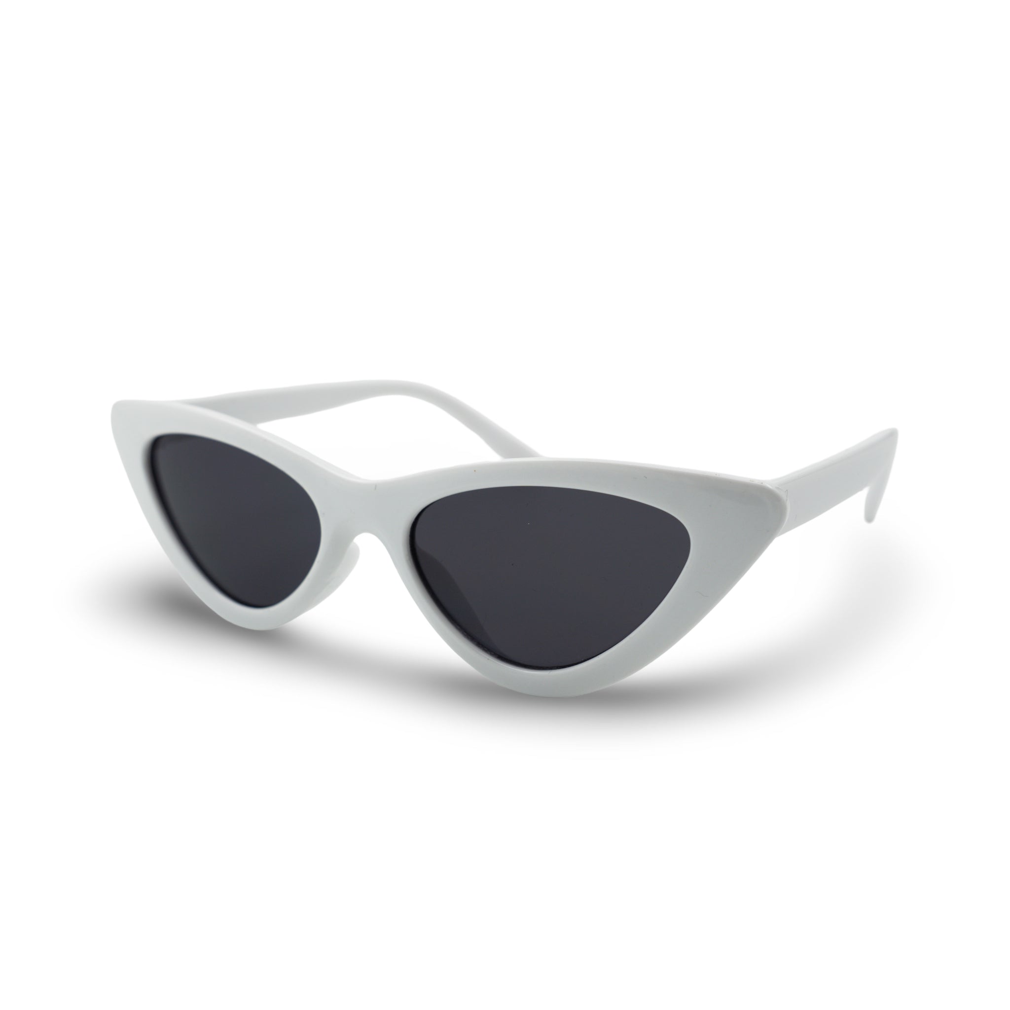 Witte cat-eye zonnebril met donkere glazen, stijlvol en modern ontwerp voor dagelijks gebruik