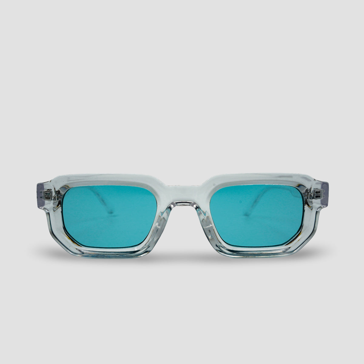 Stijlvolle zonnebril met transparant montuur en blauwe glazen, perfect voor een trendy look.